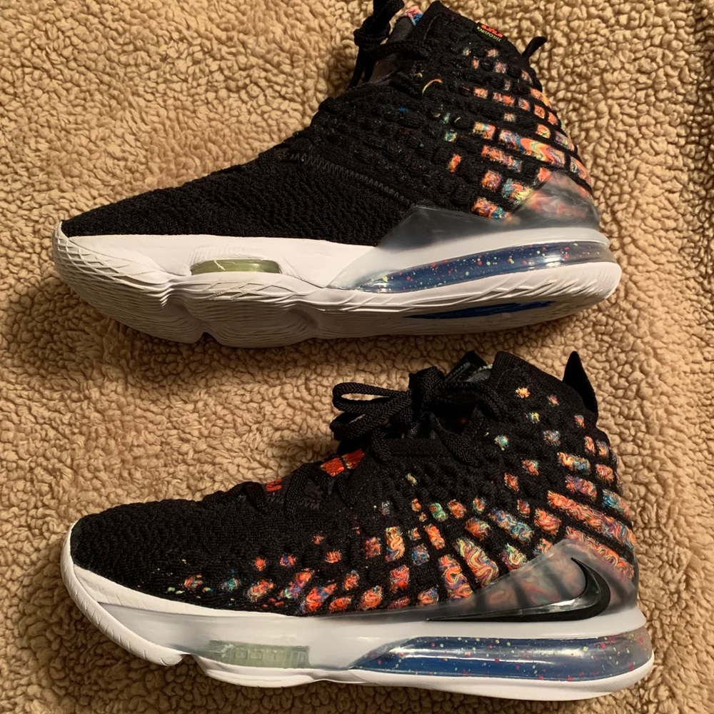 Nike LeBron 17 Basketball Shoes